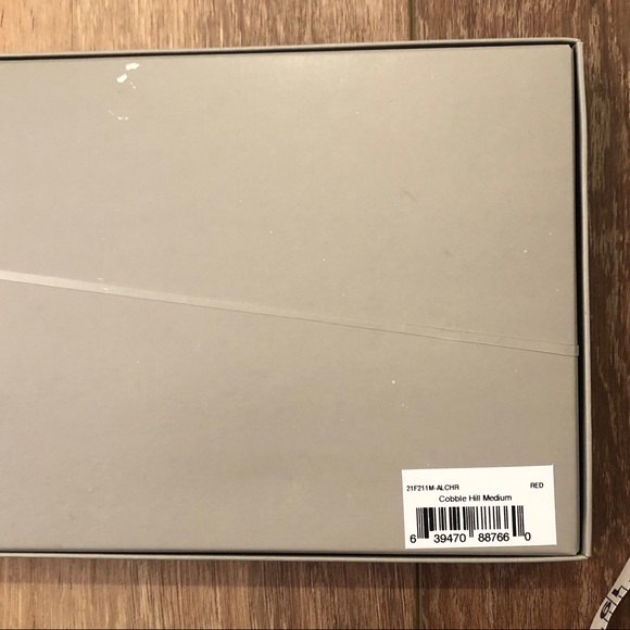 Red Clutch With Gift Box - Picture 7 of 8